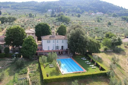 Borgo I Vicelli Отели рядом с достопримечательностью «Lago dei Pioppi»