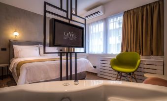 Level Luxury Suites