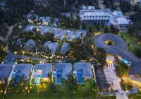 Stelia Beach Resort - parking