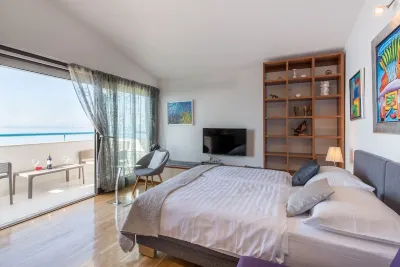 Apartments Zanic on the Beach فنادق في بودسترانا