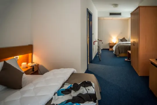 Fly Bike Hotel