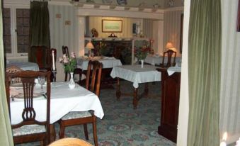 Crossways House Bed and Breakfast - Housity