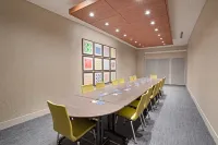 Holiday Inn Express & Suites Sterling