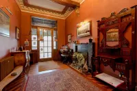 The Alamo Guest House