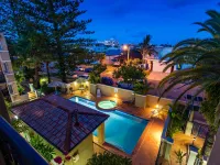 Beaches on Wave Street Hotels in Mermaid Beach