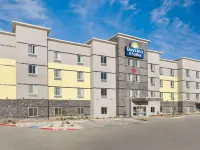 Days Inn & Suites by Wyndham Lubbock Medical Center Hotel di Lubbock