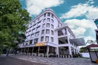 Coral Isle Hotels in Ernakulam