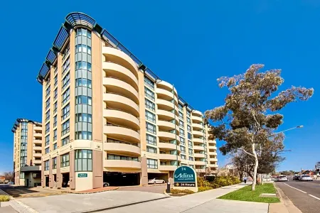 Adina Serviced Apartments Canberra James Court