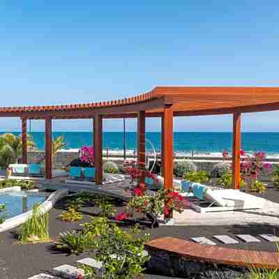 Hotel Lava Beach Hotel Exterior