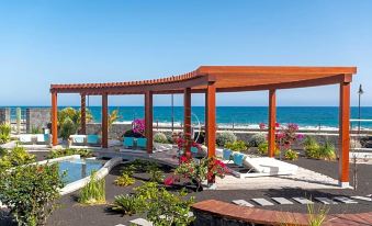 Hotel Lava Beach