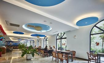 Hotel MENIPPE