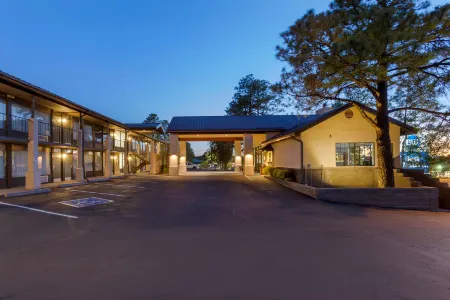 Best Western Paint Pony Lodge Отели в г. Шоу Лоу