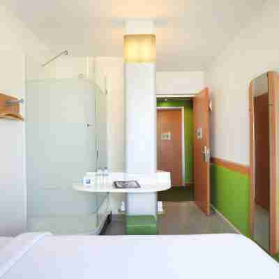 Cordia Hotel Surabaya Airport - Hotel Dalam Bandara - Formerly Ibis Budget Surabaya Airport Rooms