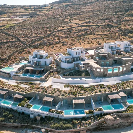 Radisson Blu Euphoria Resort, Mykonos Отели рядом с достопримечательностью «Пляж Аграри»