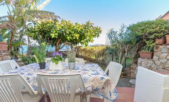 Piazzetta Villa Roxy 10m from Seashore - Happy Rentals