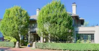Hilltop Inn