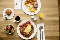 Hilton Garden Inn Cincinnati Northeast - Pet Friendly