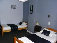 Hôtel la Chaumière Hotels in Syam