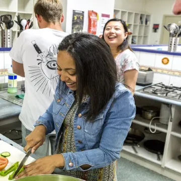 YHA Adelaide Central Отели рядом с достопримечательностью «Площадь Виктория»