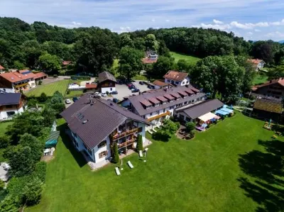 Landhotel Huber am See Hôtels à : Tutzing
