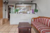 Urbanview Hotel Ulin Samarinda by RedDoorz Hotels in Air Hitam