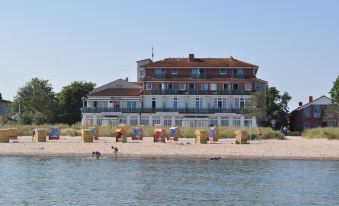 Strandhotel Miramar - Housity