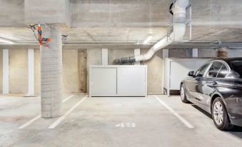 Takapuna Contemporary 2Br with Carpark