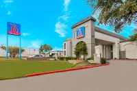 Studio 6 San Antonio, TX - Airport Hotels in San Antonio