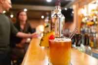 ゴールデン チューリップ ホテル オリュンプ - バー