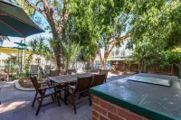 Elkira Court Motel Hotels in Alice Springs