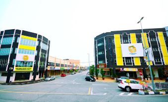 3. 골든 루프 호텔..