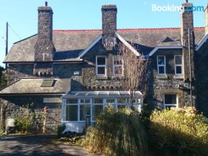 Lovely Large Home 10 Minute Walk to Barmouth Beach