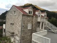 Comfortable 2 Bedroom Apartment Hotels in Saplunara