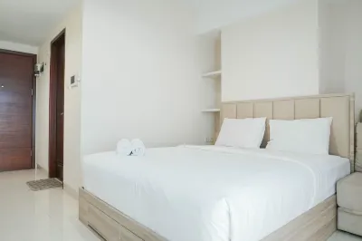 Comfort and Modern Studio at West Vista Apartment Отели в г. Западная Джакарта