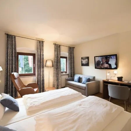 Hotel Kaiserhof Отели рядом с достопримечательностью «Фонтаны Хельбрунн»