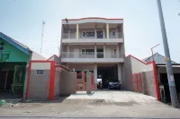 RedDoorz Syariah @ Sedati Hotel dekat BINTANG JAYA 354
