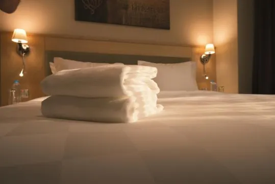 SAJA By Warwick Madinah Hotel Zimmer Photos