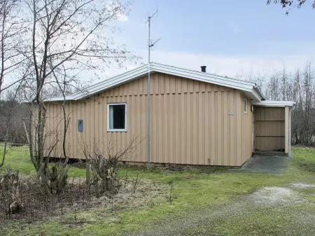 "Svanhild" - 1.2km from the Sea