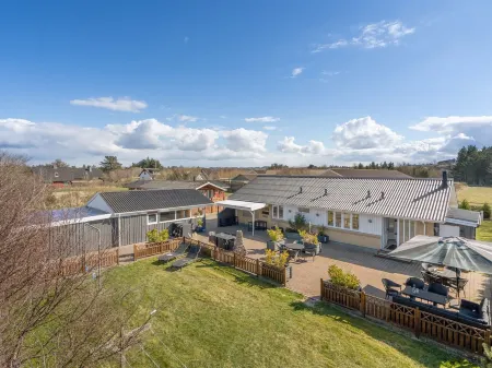 "Bitta" - 500m from the Sea Отели в г. Fjerritslev