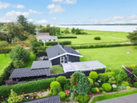 "Ilya" - 90m to the Fjord