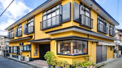 Dougashima Onsen Minsyuku Yasumiso Hotel dekat Seaside Base ARARI シーサイドベース安良里 グランピング