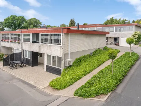 "Constance" - 50m from the Sea Отели рядом с достопримечательностью «Maritimt Center Danmark»