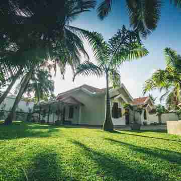 Sisikirana Villa (Luxury Villa in Galle) Hotel Exterior