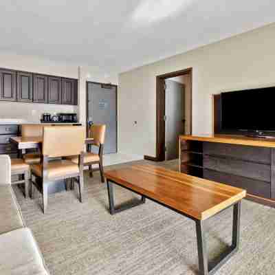 DoubleTree by Hilton Park City - the Yarrow Rooms