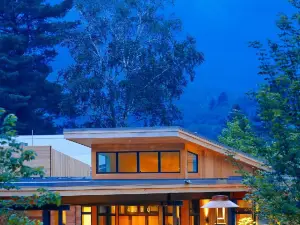 Topnotch Resort
