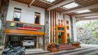 Tirtasari Nice Guest House Hotels near Gedung Rektorat UPI, ISOLA