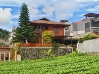 Wooden House Villa Lembang Hotels in Kayuambon