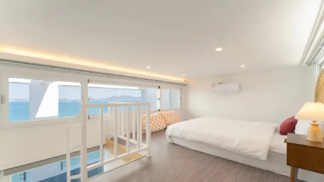 Yeosu Siesta Poolvilla