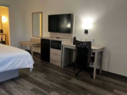 Super 8 by Wyndham Rosenberg TX ローゼンバーグのホテル