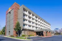 La Quinta Inn & Suites by Wyndham Kingsport TriCities Airpt Отели рядом с достопримечательностью «Putt-Putt Fun Center»